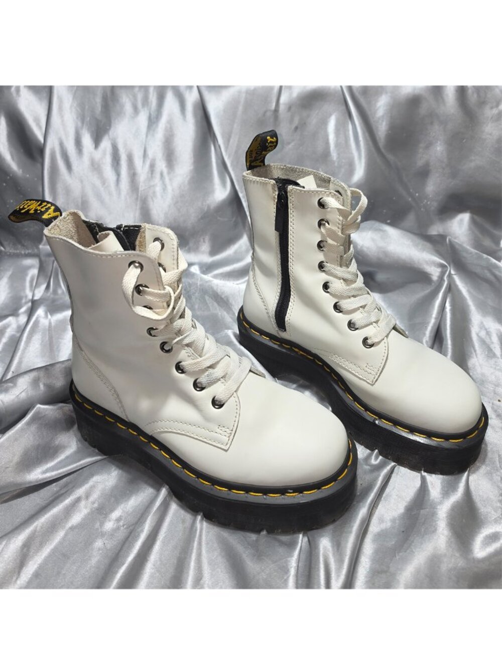 DR. MARTENS WHITE PLATFORM COMBAT BOOTS JAYDON SIZE 5 M / 6 L